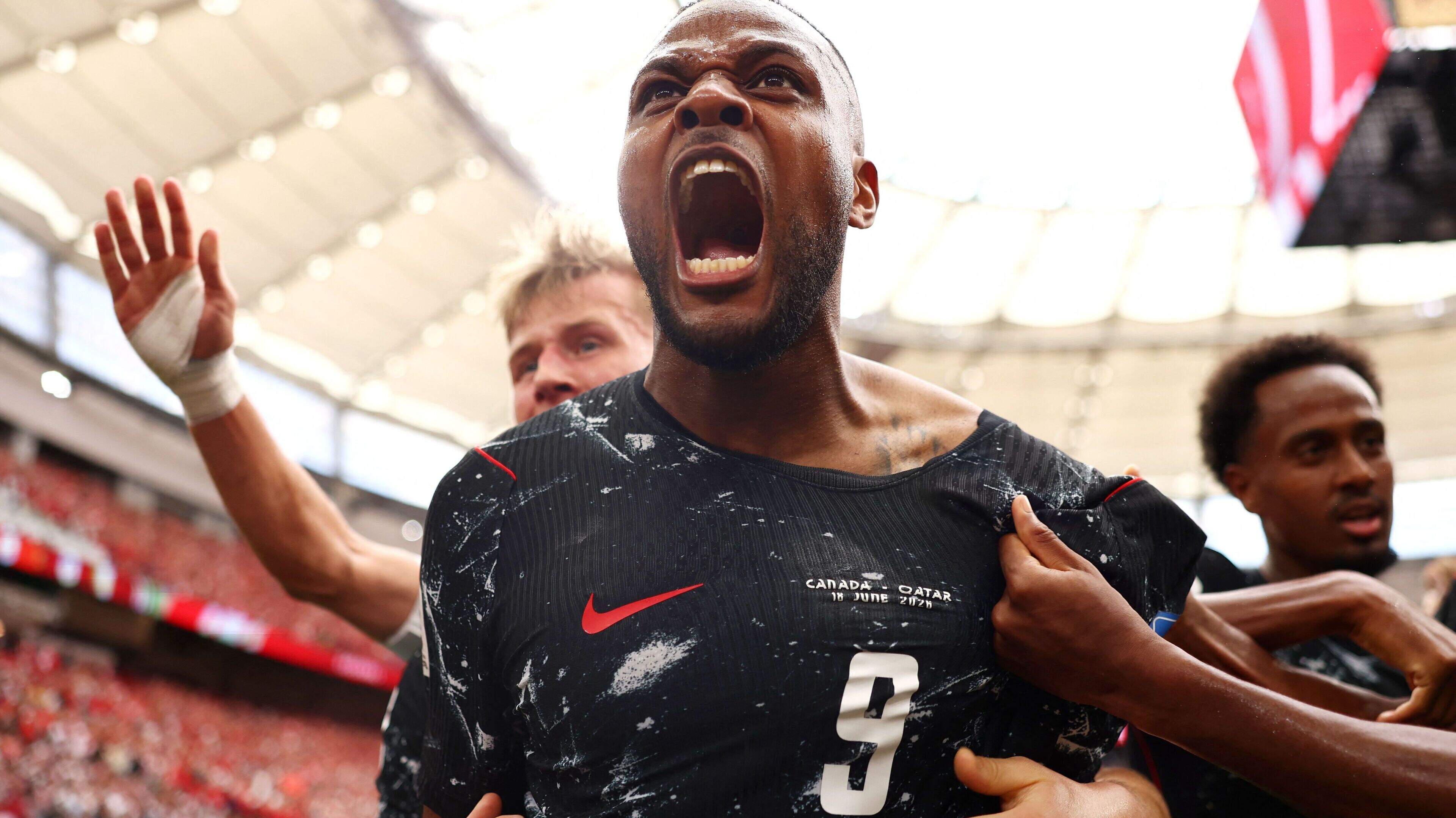 Horrorblessure Ismaël Koné domper bij voetbalshow Canada, oud-Feyenoorder Cyle Larin weer trefzeker